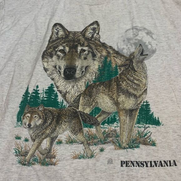 Vintage Scenic Wolf T-shirt - Picture 2 of 4
